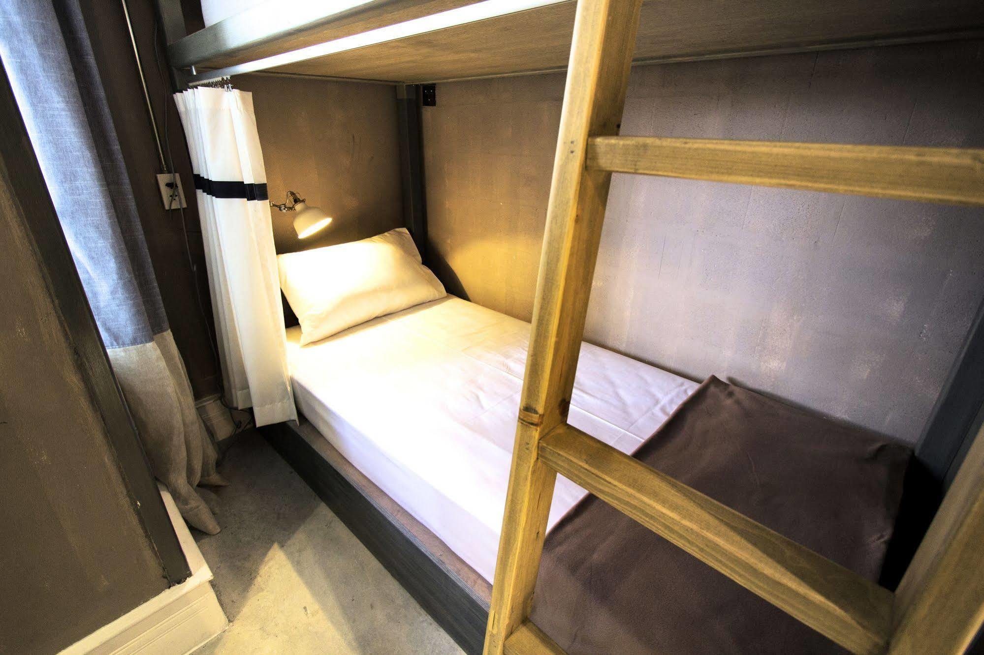 Oneday Hostel Sukhumvit 26 Bangkok Exterior foto