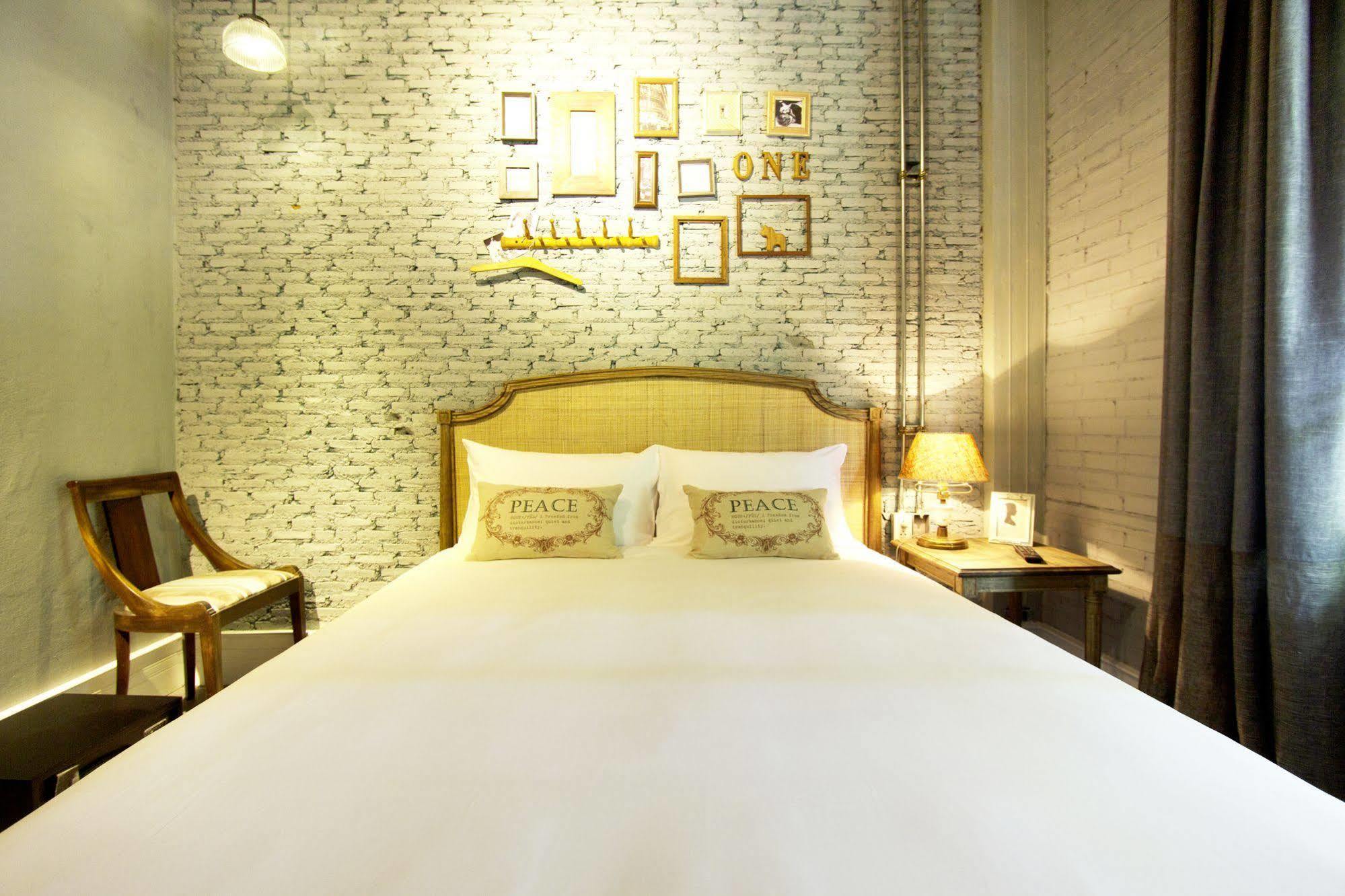 Oneday Hostel Sukhumvit 26 Bangkok Exterior foto